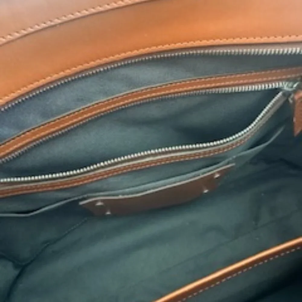 Succession Inspo: Carl Friedrik Tote - Picture 2 of 10